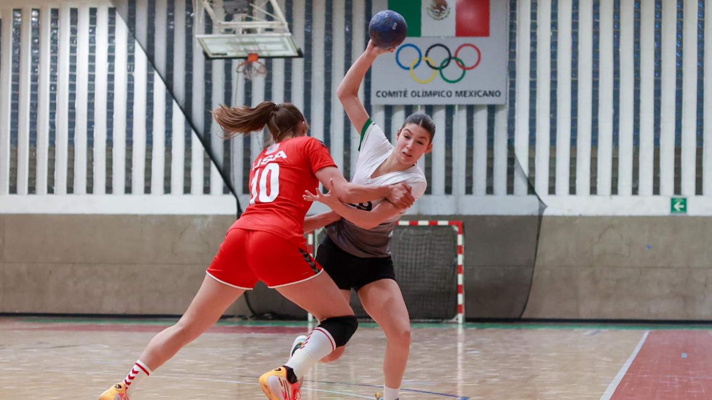 LA SONORENSE ISABELA DE LEÓN DEBUTA CON EL “TRI” DE HANDBALL